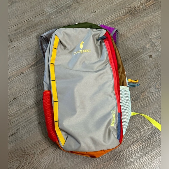 cotopaxi Handbags - Cotipaxi 16L backpack in new condition